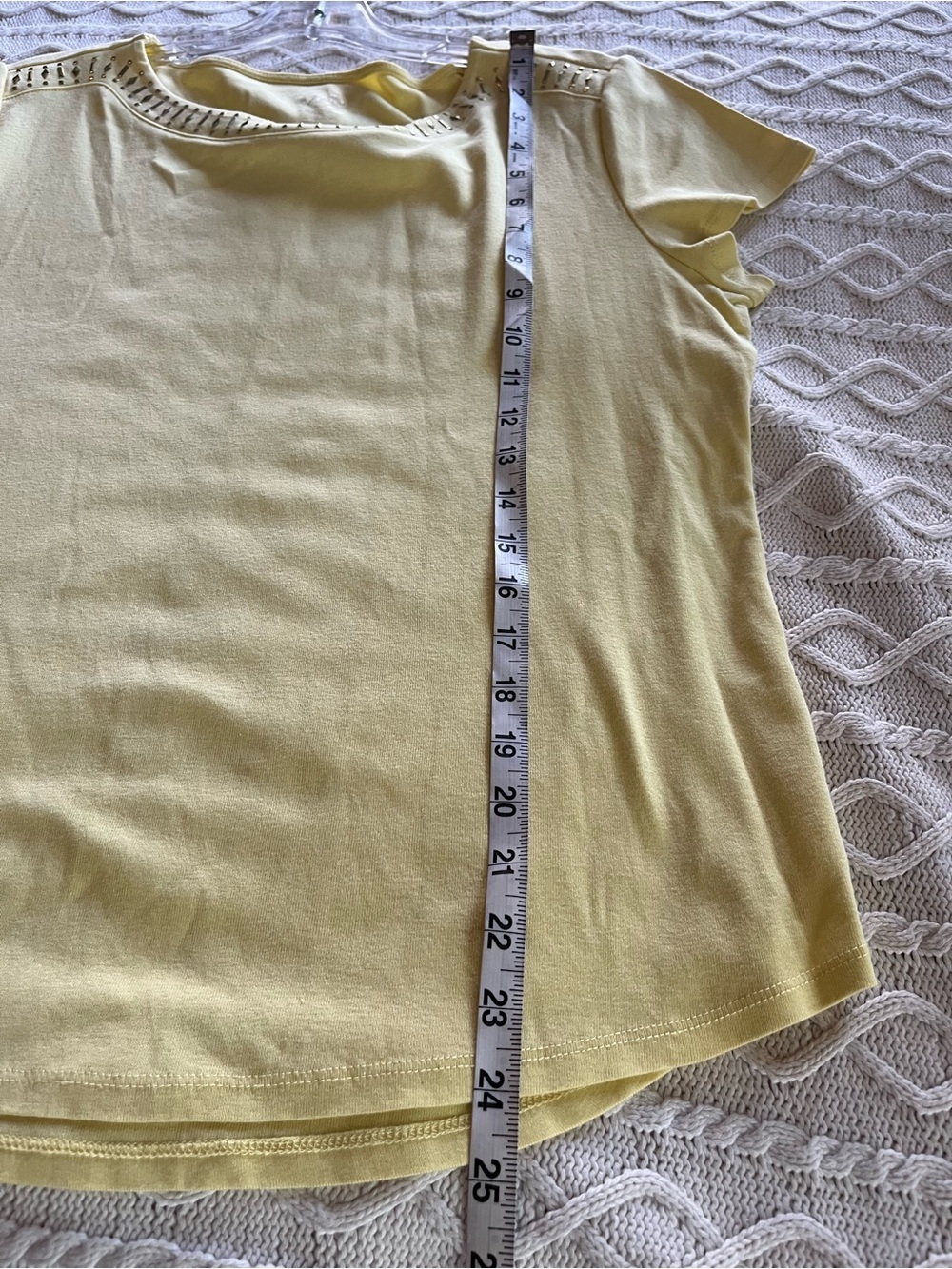 Butter Cream Yellow Short Sleeve Top with Neckline Detail Size XL - Picture 7 of 11